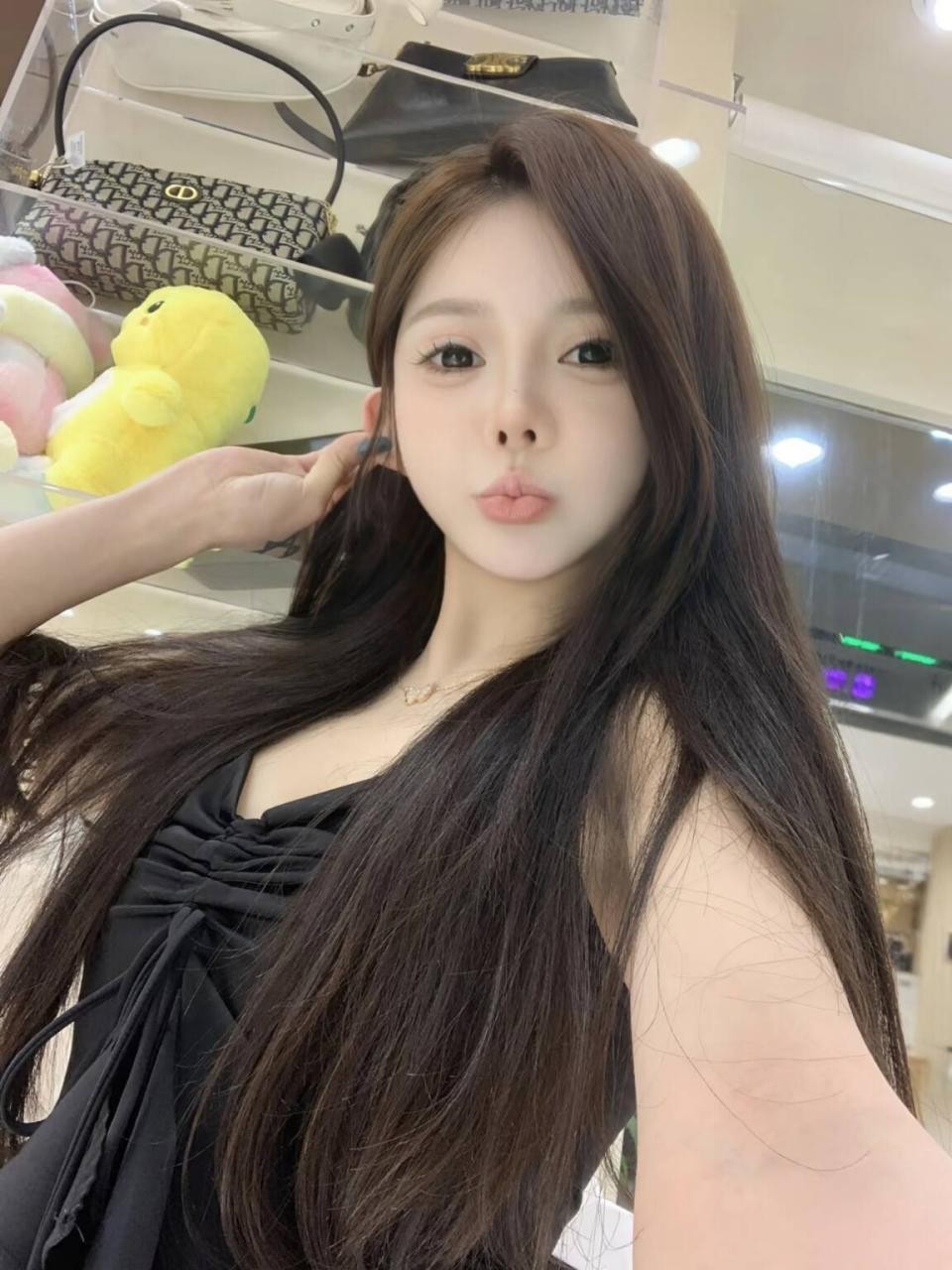 烟台狼友有福了发现一个极品